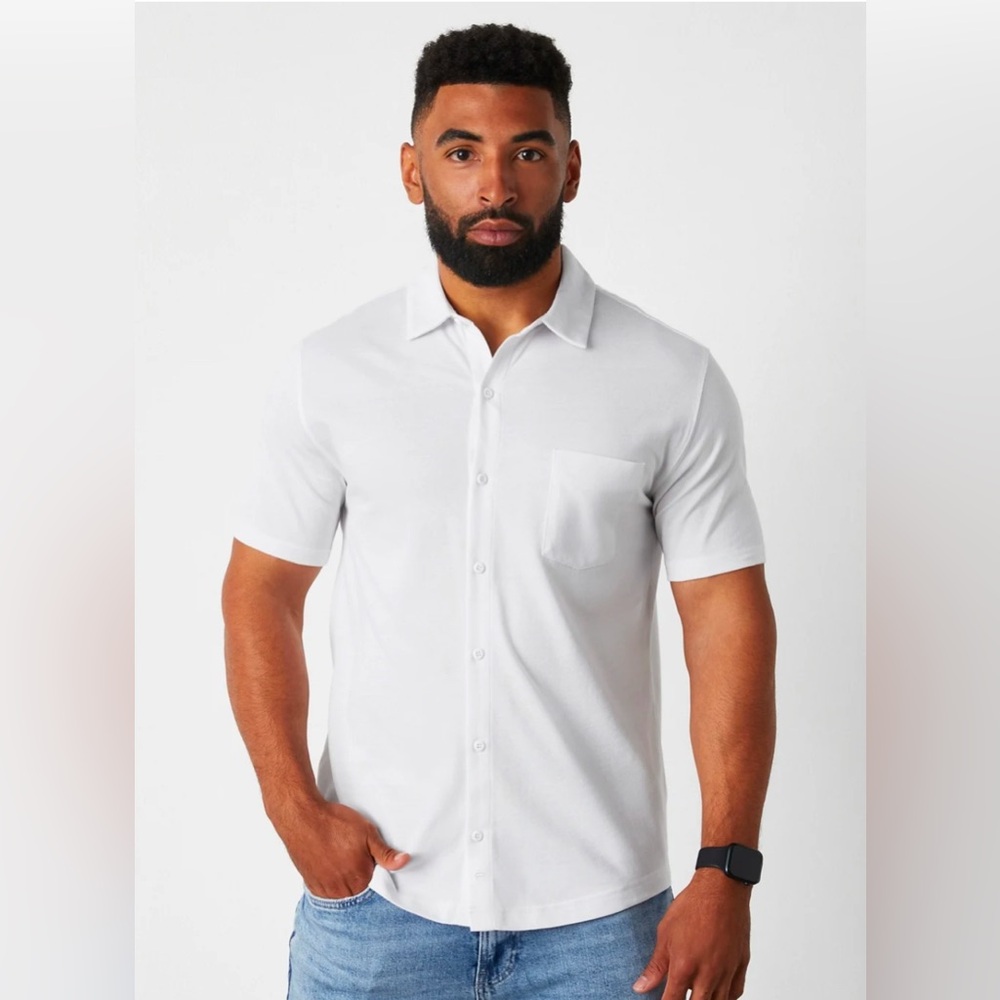 Men’s Size Medium - Fabletics White Short Sleeve Button Up Shirt